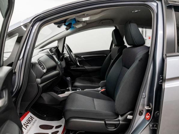 Honda Fit III Рестайлинг с пробегом 2018 года, цена 1 230 000 рублей, 68227 км, хэтчбек, Автокод Объявления