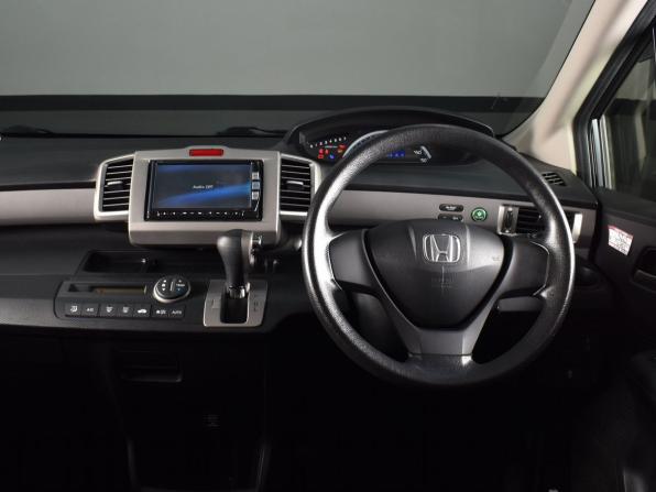 Honda Freed I Рестайлинг с пробегом 2012 года, цена 1 099 995 рублей, 118509 км, компактвэн, Автокод Объявления