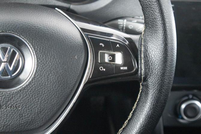 Volkswagen Polo V Рестайлинг с пробегом 2019 года, цена 999 000 рублей, 112405 км, седан, Автокод Объявления