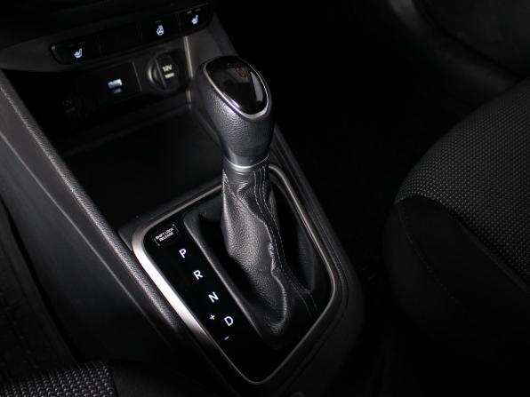 Hyundai Solaris II Рестайлинг с пробегом 2021 года, цена 1 460 000 рублей, 138000 км, седан, Автокод Объявления