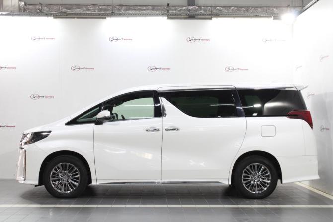 Toyota Alphard III Рестайлинг с пробегом 2021 года, цена 7 250 000 рублей, 7350 км, минивэн, Автокод Объявления
