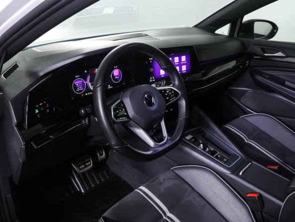 Volkswagen Golf VIII с пробегом 2022 года, цена 2 595 000 рублей, 60358 км, хэтчбек, Автокод Объявления