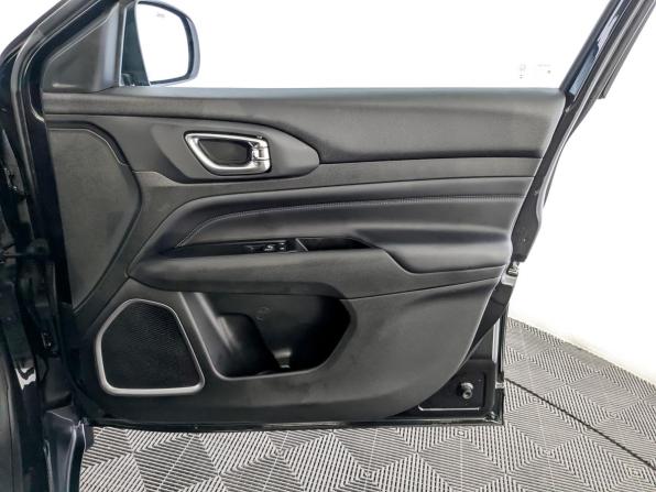 Jeep Compass II Рестайлинг с пробегом 2021 года, цена 2 320 000 рублей, 63310 км, внедорожник, Автокод Объявления