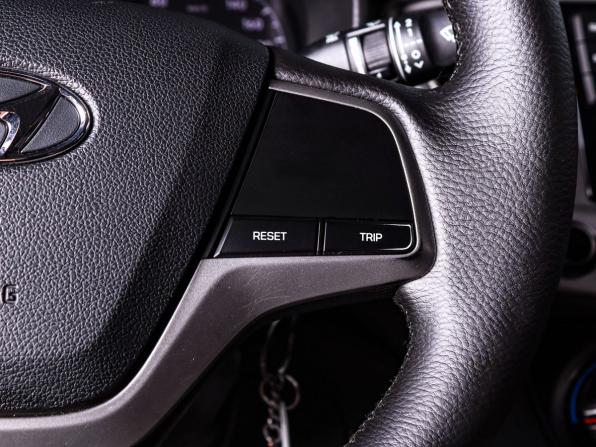 Hyundai Solaris II с пробегом 2019 года, цена 1 350 000 рублей, 229974 км, седан, Автокод Объявления