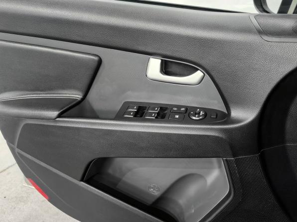 Kia Sportage III с пробегом 2012 года, цена 1 250 000 рублей, 193000 км, внедорожник, Автокод Объявления