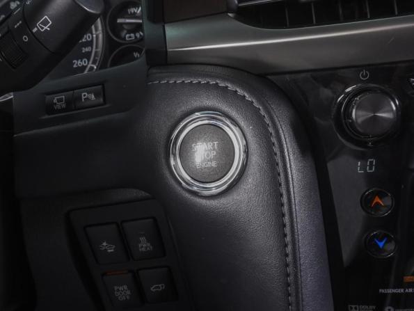 Lexus LX III Рестайлинг 2 с пробегом 2015 года, цена 6 050 000 рублей, 151154 км, внедорожник, Автокод Объявления
