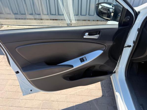 Hyundai Solaris I с пробегом 2014 года, цена 799 000 рублей, 177477 км, седан, Автокод Объявления