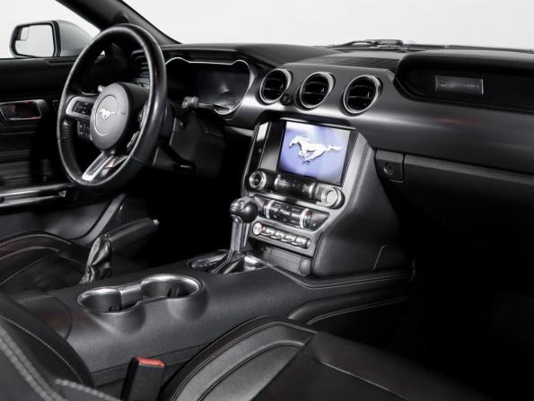 Ford Mustang VI Рестайлинг с пробегом 2018 года, цена 3 190 000 рублей, 137155 км, кабриолет, Автокод Объявления