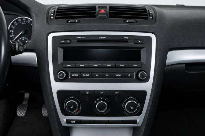 Skoda Octavia II (A5) Рестайлинг с пробегом 2010 года, цена 779 000 рублей, 249000 км, лифтбек, Автокод Объявления