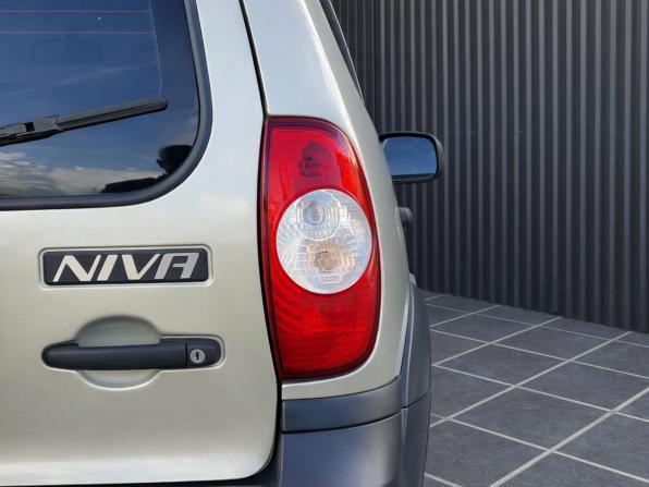 Chevrolet Niva I Рестайлинг с пробегом 2010 года, цена 337 000 рублей, 182301 км, внедорожник, Автокод Объявления