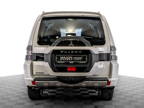 Mitsubishi Pajero IV Рестайлинг 2 с пробегом 2017 года, цена 3 050 000 рублей, 106953 км, внедорожник, Автокод Объявления