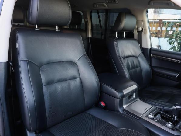 Toyota Land Cruiser 200 Series Рестайлинг 2 с пробегом 2019 года, цена 7 250 000 рублей, 118000 км, внедорожник, Автокод Объявления