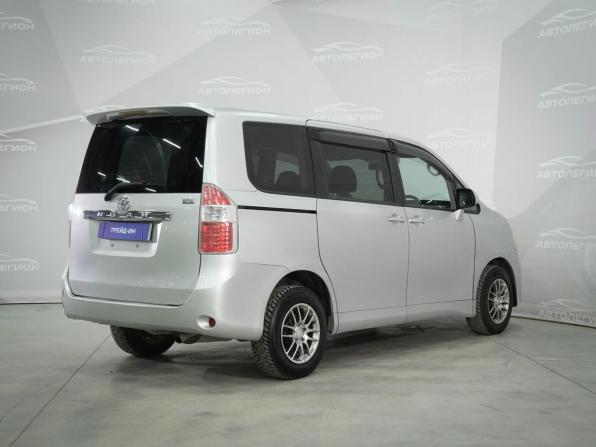 Toyota Noah II (R70) с пробегом 2007 года, цена 1 030 000 рублей, 454233 км, минивэн, Автокод Объявления