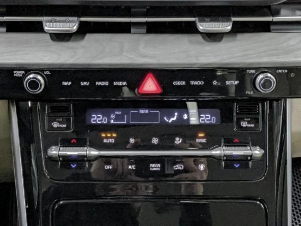 Kia Carnival IV с пробегом 2023 года, цена 4 850 000 рублей, 31601 км, минивэн, Автокод Объявления