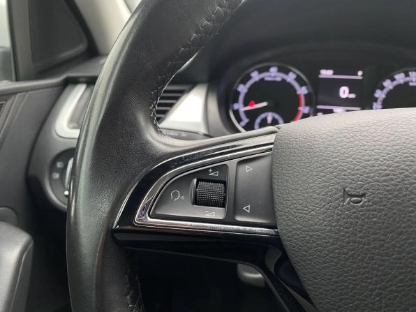 Skoda Rapid I Рестайлинг с пробегом 2019 года, цена 1 366 000 рублей, 91421 км, лифтбек, Автокод Объявления