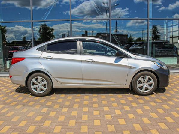 Hyundai Solaris I с пробегом 2014 года, цена 568 000 рублей, 203500 км, седан, Автокод Объявления