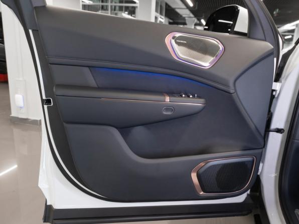 Lynk &amp; Co 900 с пробегом 2025 года, цена 7 800 000 рублей, 25 км, внедорожник, Автокод Объявления
