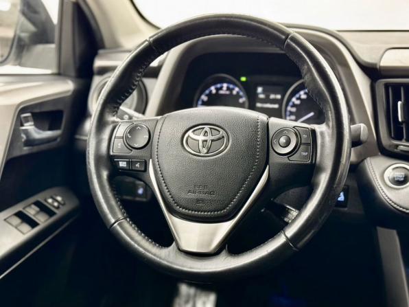 Toyota RAV4 IV (XA40) Рестайлинг с пробегом 2017 года, цена 2 395 000 рублей, 140863 км, внедорожник, Автокод Объявления