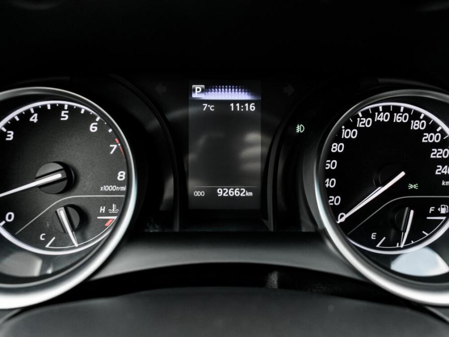Toyota Camry VIII (XV70) Рестайлинг Екатеринбург  - изображение 18