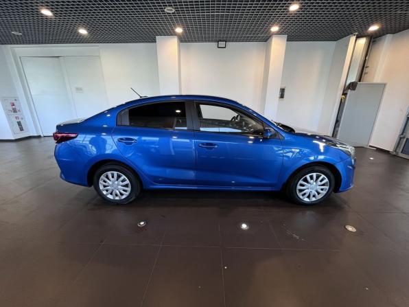 Kia Rio IV Рестайлинг с пробегом 2021 года, цена 1 379 000 рублей, 98000 км, седан, Автокод Объявления