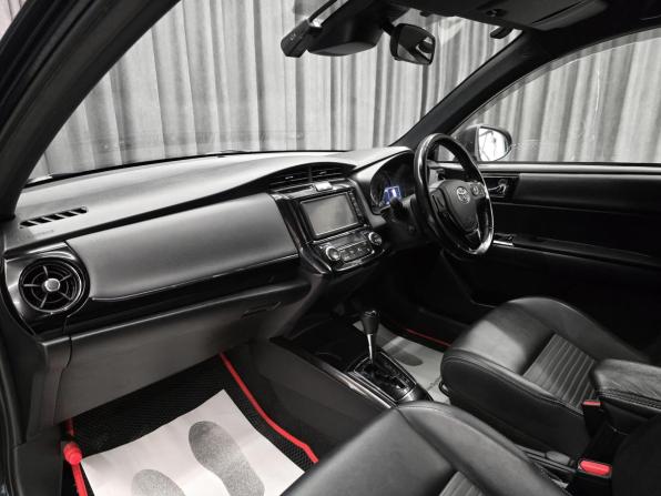Toyota Corolla XI (E160 E170) Рестайлинг 2 с пробегом 2018 года, цена 1 190 000 рублей, 240000 км, универсал, Автокод Объявления