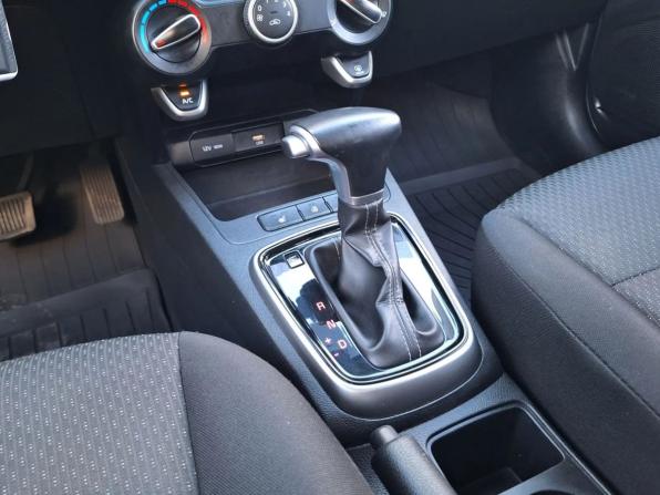 Kia Rio IV Рестайлинг с пробегом 2021 года, цена 1 399 000 рублей, 115000 км, хэтчбек, Автокод Объявления