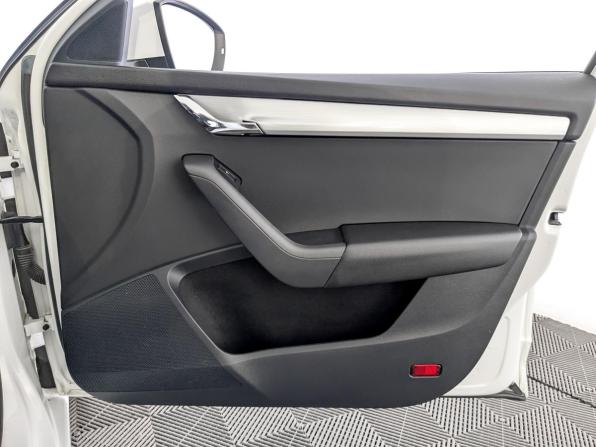Skoda Octavia III (A7) Рестайлинг с пробегом 2020 года, цена 2 200 000 рублей, 39117 км, лифтбек, Автокод Объявления