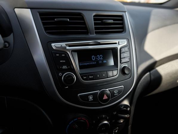 Hyundai Solaris I Рестайлинг с пробегом 2015 года, цена 748 000 рублей, 247412 км, седан, Автокод Объявления