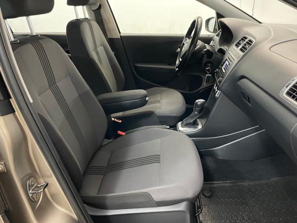 Volkswagen Polo V Рестайлинг с пробегом 2016 года, цена 1 260 000 рублей, 74020 км, седан, Автокод Объявления