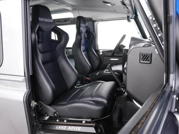 Land Rover Defender I Рестайлинг с пробегом 2013 года, цена 3 699 077 рублей, 132136 км, внедорожник, Автокод Объявления