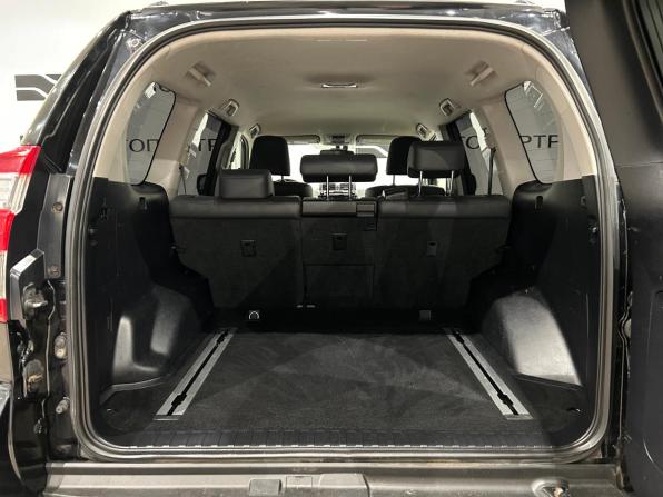 Toyota Land Cruiser Prado 150 Series Рестайлинг 1 с пробегом 2015 года, цена 2 799 000 рублей, 416801 км, внедорожник, Автокод Объявления