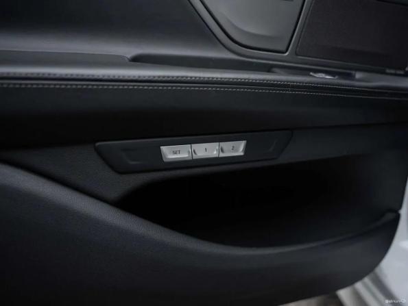 BMW 7 серии VI (G11/G12) с пробегом 2016 года, цена 3 340 000 рублей, 258000 км, седан, Автокод Объявления