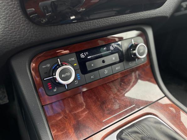 Volkswagen Touareg II с пробегом 2011 года, цена 1 749 000 рублей, 236720 км, внедорожник, Автокод Объявления