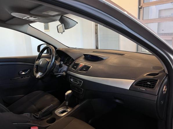 Renault Fluence I с пробегом 2011 года, цена 625 000 рублей, 267220 км, седан, Автокод Объявления