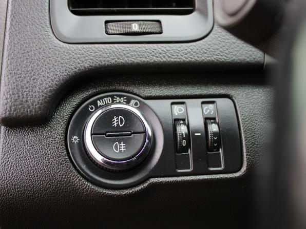 Opel Insignia I Рестайлинг с пробегом 2013 года, цена 989 000 рублей, 146686 км, лифтбек, Автокод Объявления