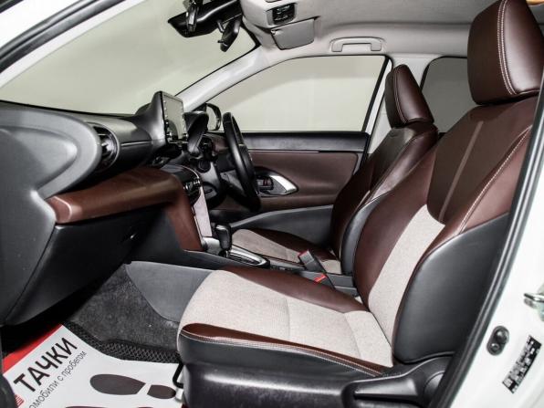 Toyota Yaris Cross с пробегом 2021 года, цена 1 960 000 рублей, 44587 км, внедорожник, Автокод Объявления