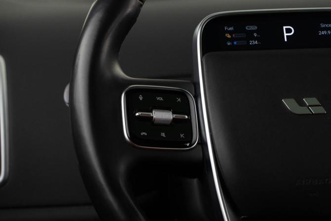 Li Auto (Lixiang) L9 I с пробегом 2023 года, цена 6 000 444 рубля, 45000 км, внедорожник, Автокод Объявления