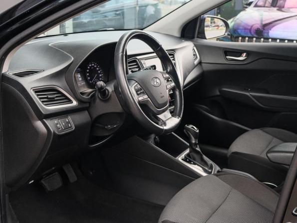 Hyundai Solaris II с пробегом 2018 года, цена 1 350 000 рублей, 166833 км, седан, Автокод Объявления