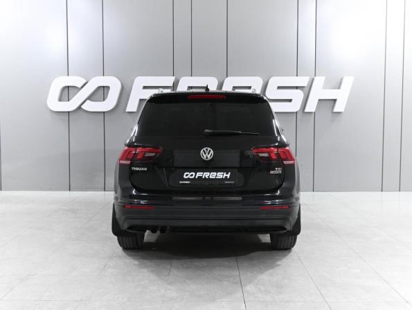 Volkswagen Tiguan II с пробегом 2017 года, цена 2 349 000 рублей, 149638 км, внедорожник, Автокод Объявления