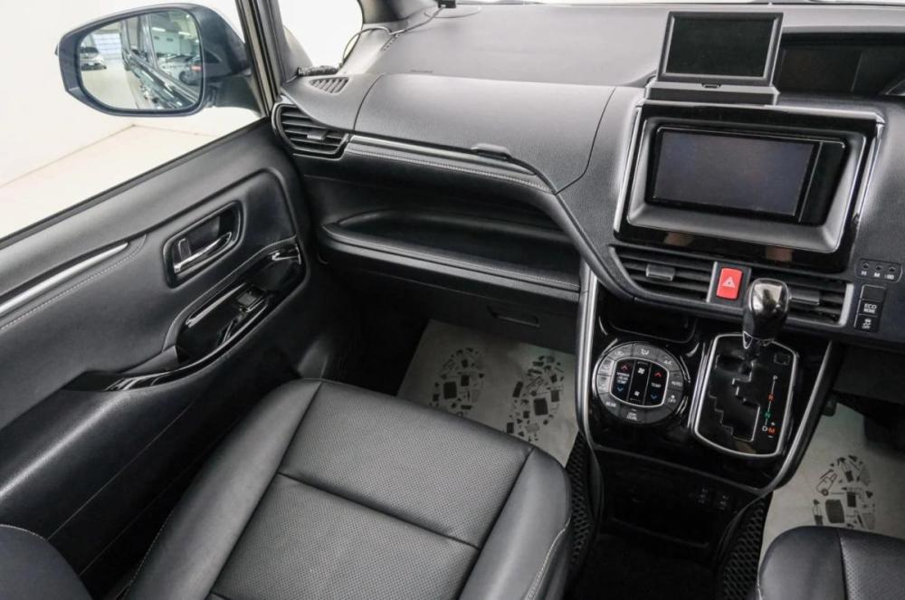 Toyota Esquire I Рестайлинг Красноярск  - изображение 12