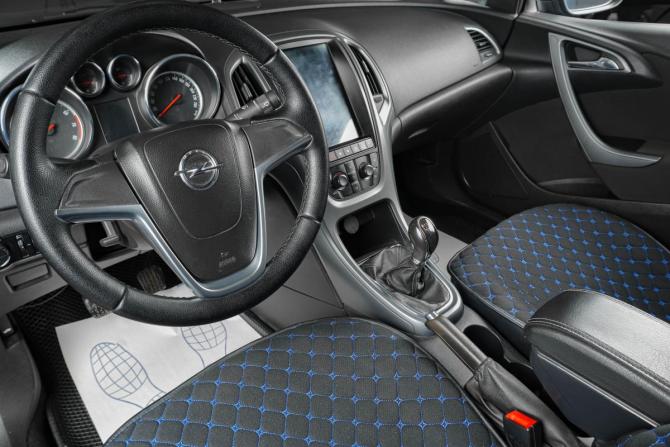 Opel Astra J Рестайлинг с пробегом 2012 года, цена 749 000 рублей, 139355 км, седан, Автокод Объявления