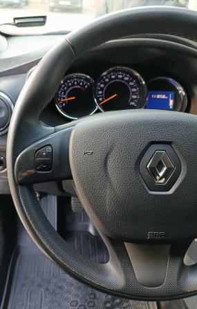 Renault Sandero II с пробегом 2018 года, цена 1 000 500 рублей, 111850 км, хэтчбек, Автокод Объявления
