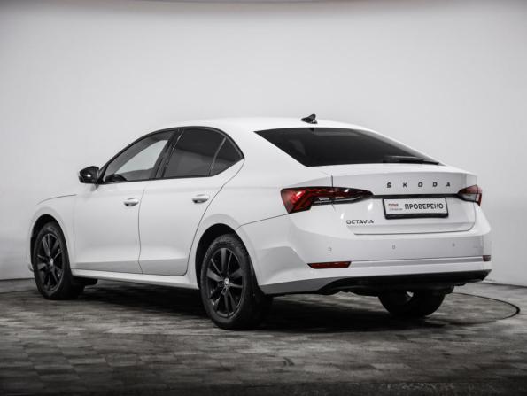 Skoda Octavia IV (A8) с пробегом 2021 года, цена 2 399 000 рублей, 117155 км, лифтбек, Автокод Объявления