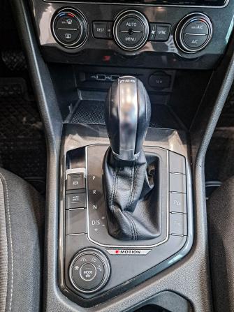 Volkswagen Tiguan II с пробегом 2018 года, цена 2 900 000 рублей, 54028 км, внедорожник, Автокод Объявления