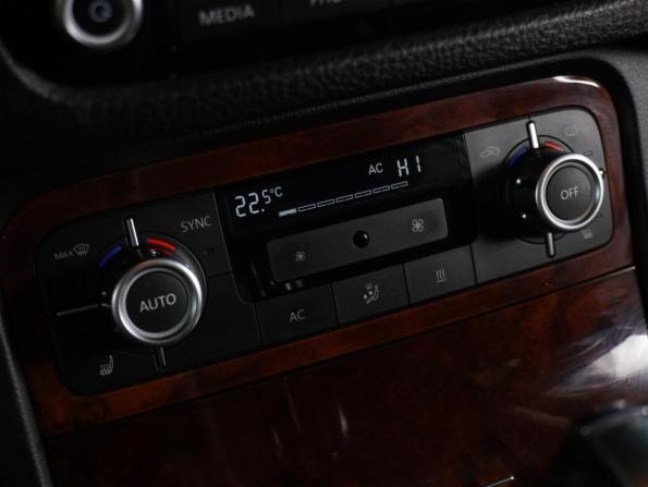 Volkswagen Touareg II с пробегом 2013 года, цена 2 749 000 рублей, 224633 км, внедорожник, Автокод Объявления
