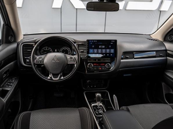 Mitsubishi Outlander III Рестайлинг 3 с пробегом 2019 года, цена 1 920 000 рублей, 181578 км, внедорожник, Автокод Объявления