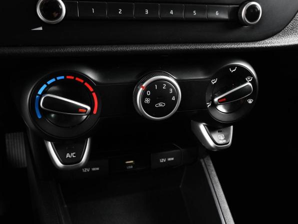 Kia Rio IV Рестайлинг с пробегом 2021 года, цена 1 400 000 рублей, 103495 км, седан, Автокод Объявления