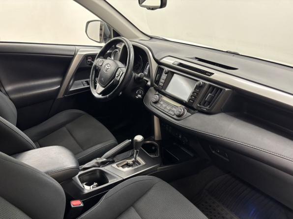 Toyota RAV4 IV (XA40) Рестайлинг с пробегом 2017 года, цена 2 238 000 рублей, 103456 км, внедорожник, Автокод Объявления