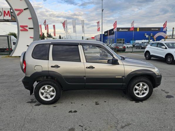 Chevrolet Niva I Рестайлинг с пробегом 2015 года, цена 624 995 рублей, 115589 км, внедорожник, Автокод Объявления