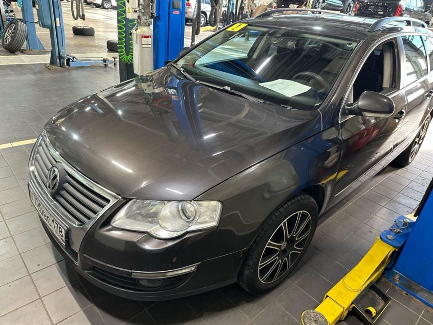 Volkswagen Passat B6 Санкт-Петербург  - изображение 1